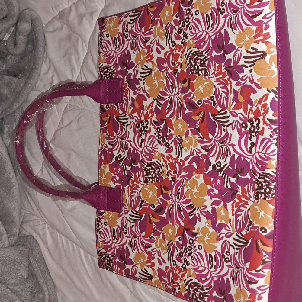 👻Trina Turk tote with strap - Picture 5 of 16